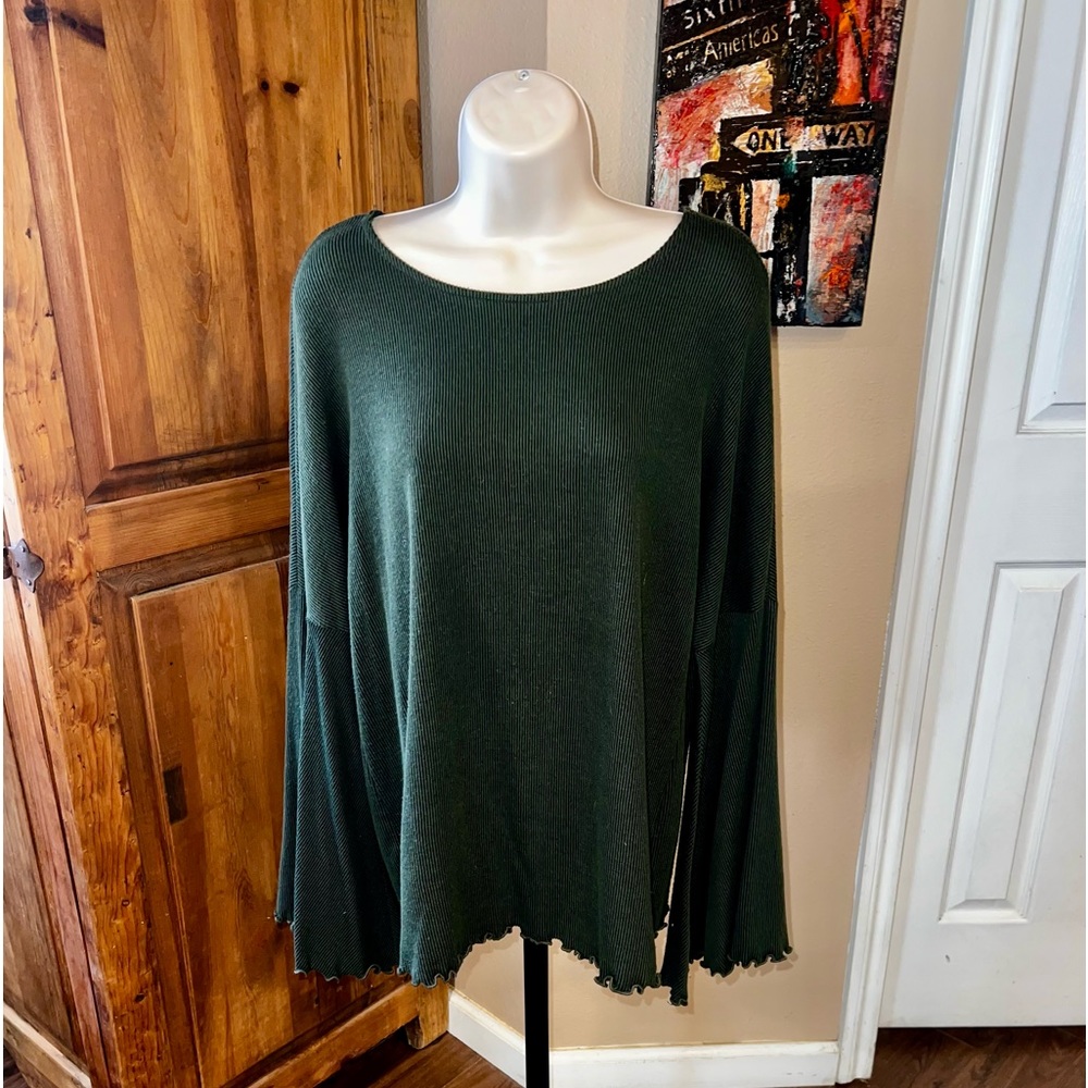 Peach love forest green top